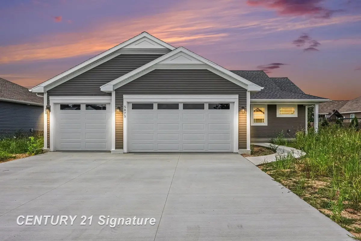 5875 Diamond Meadows, Freeland, MI 48623 - #1