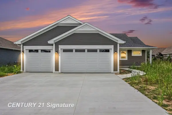 5875 Diamond Meadows, Freeland, MI 48623