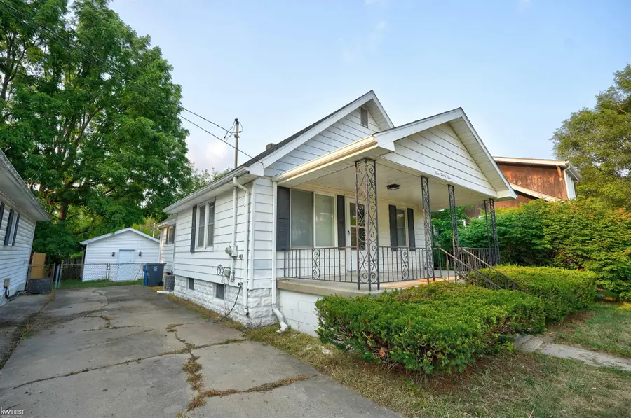 131 E Lakeview, Flint, MI 48503 - #2