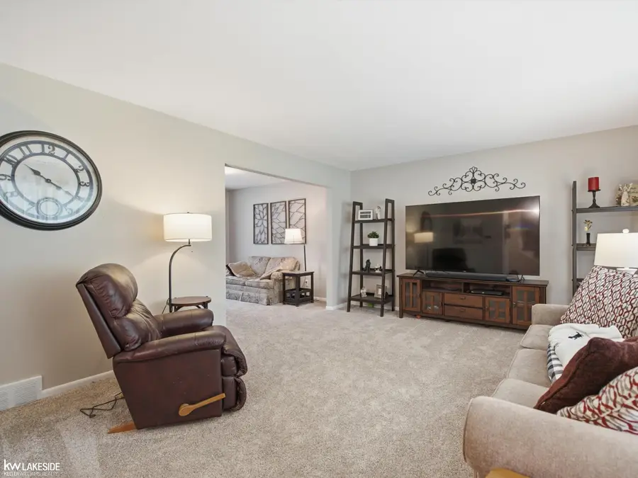 6185 Golfview, Burton, MI 48509 - #2