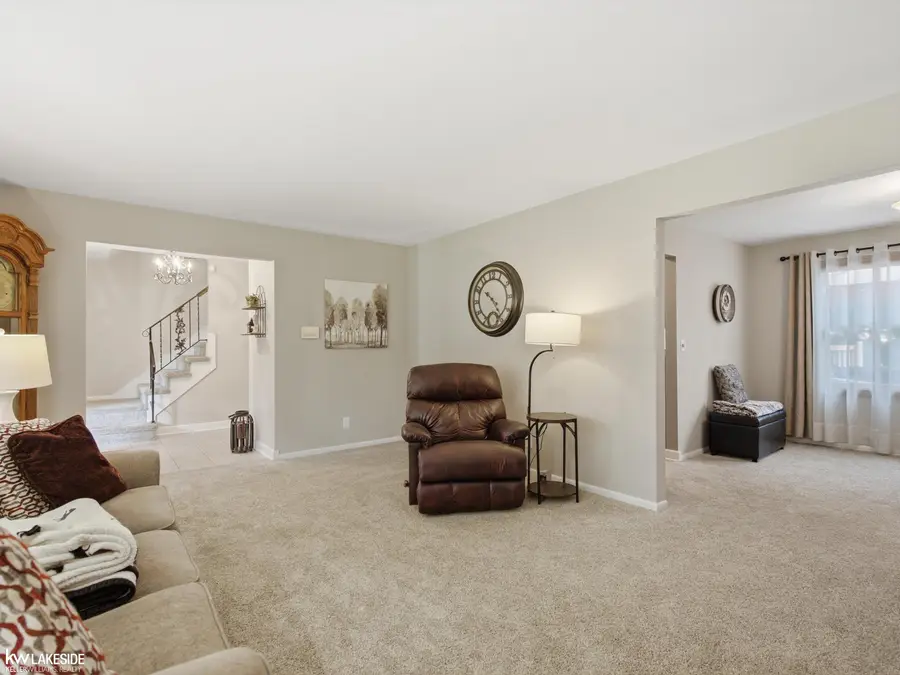 6185 Golfview, Burton, MI 48509 - #3