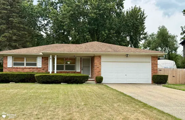 5032 Old Franklin, Grand Blanc, MI 48439