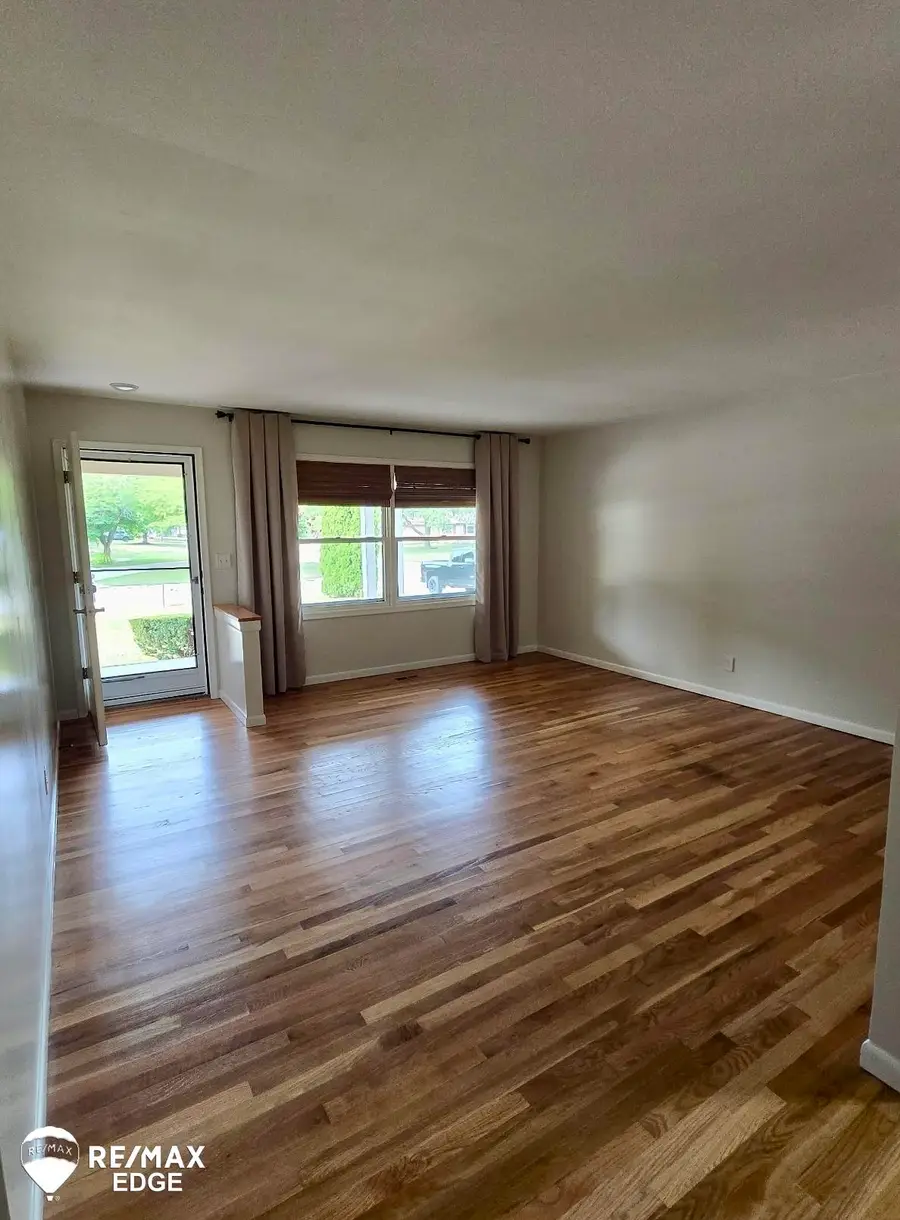 5032 Old Franklin, Grand Blanc, MI 48439 - #3