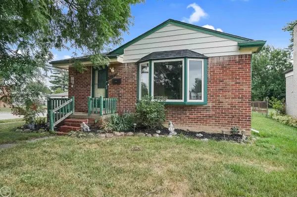578 Belton, Garden City, MI 48135
