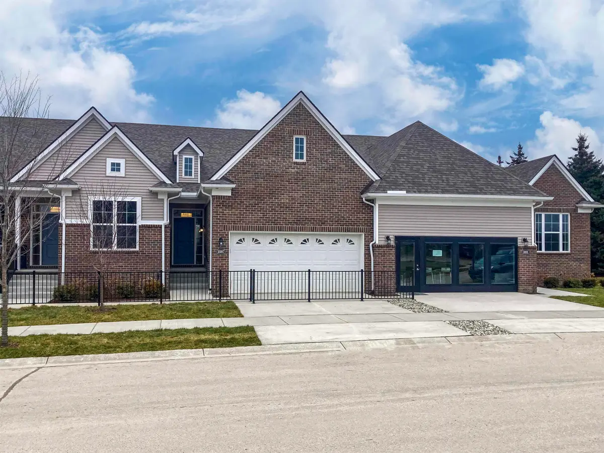 2239 Chase #106, Howell, MI 48855 - #1