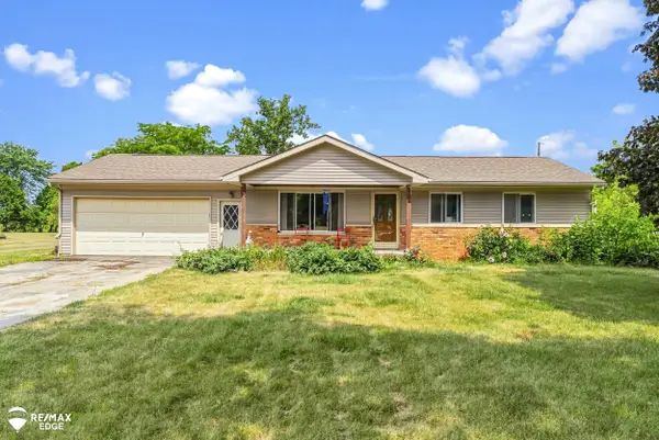 7353 E Maple, Grand Blanc, MI 48439