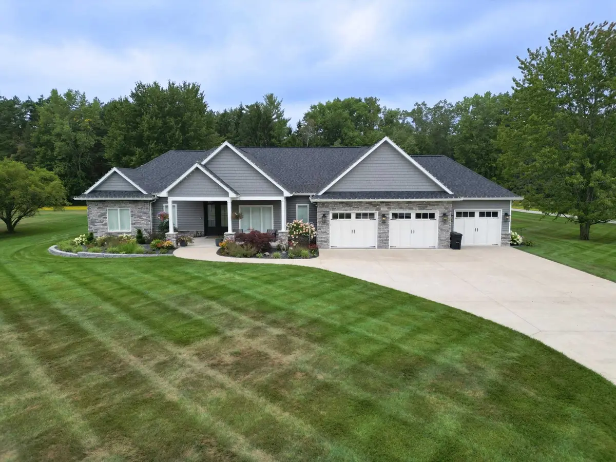 1860 S Beyer, Saginaw, MI 48601 - #1