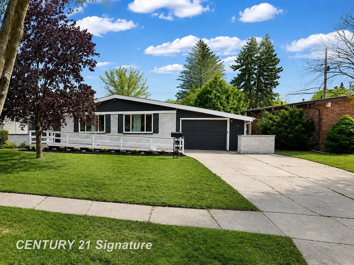 2003 Carman, Saginaw, MI 48602 - #1