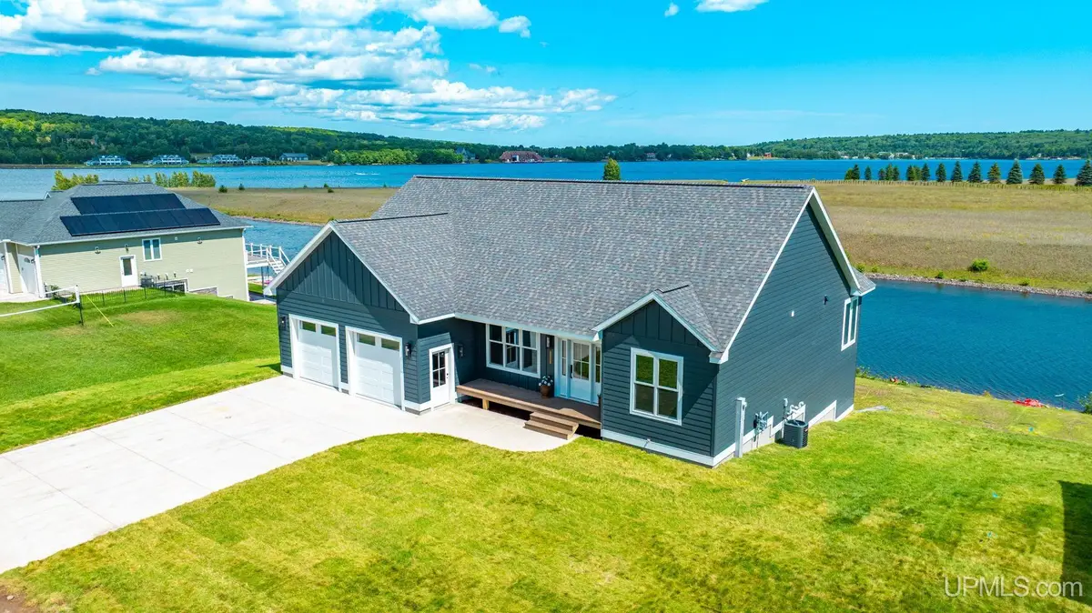 7013 Sandpiper, Houghton, MI 49931 - #1