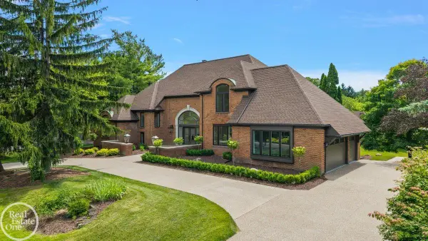 4585 Kiftsgate, Bloomfield Hills, MI 48302