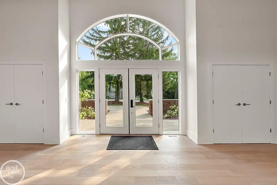 4585 Kiftsgate, Bloomfield Hills, MI 48302 - #2