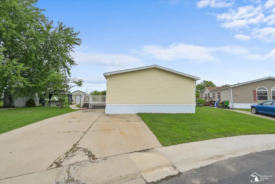 584 Pine Tree, Monroe, MI 48161 - #3
