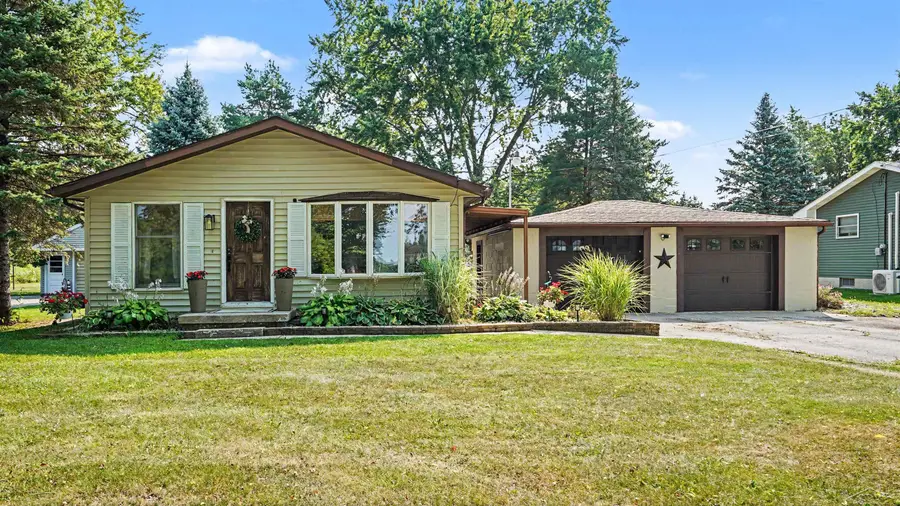 5111 S 2 Mile Rd, Bay City, MI 48706 - #2