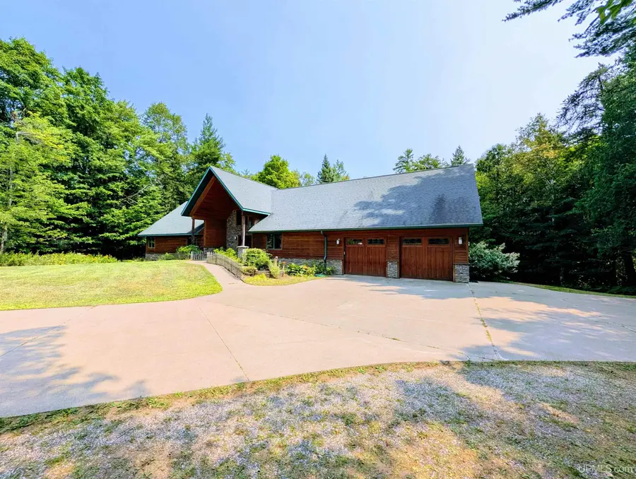 1831 S Mcclellan, Marquette, MI 49855 - #2