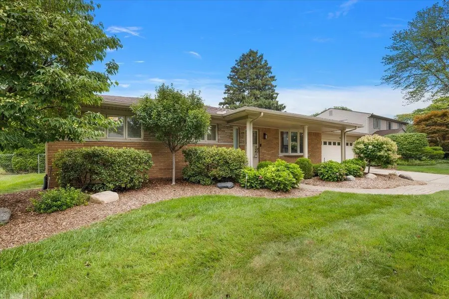 560 S Rosedale, Grosse Pointe, MI 48236 - #3