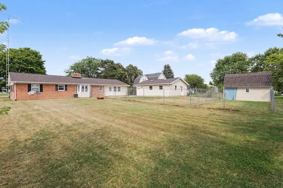 4925 W Freeland Rd, Saginaw, MI 48604 - #2