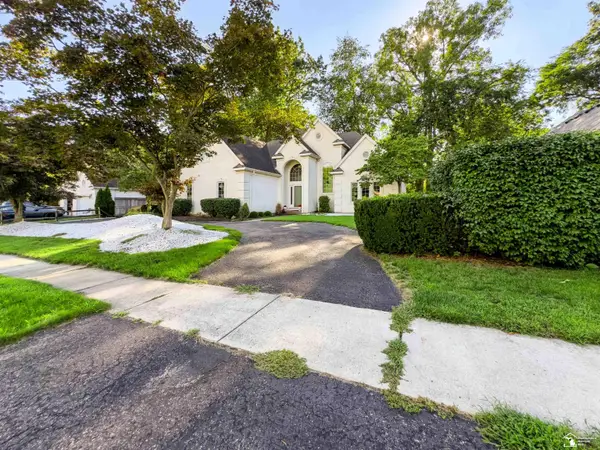 7241 Hidden Valley, Lambertville, MI 48144