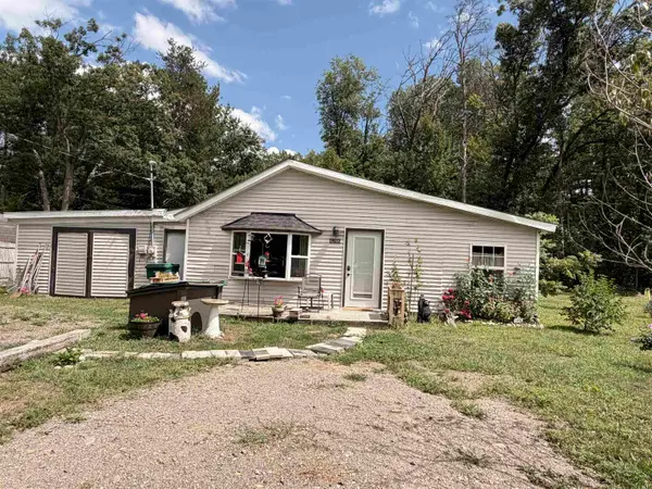 4266 E Oakley, Harrison, MI 48625