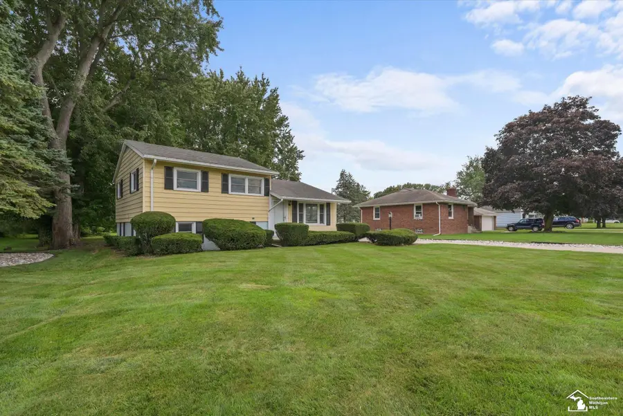 1960 Vivian, Monroe, MI 48162 - #2