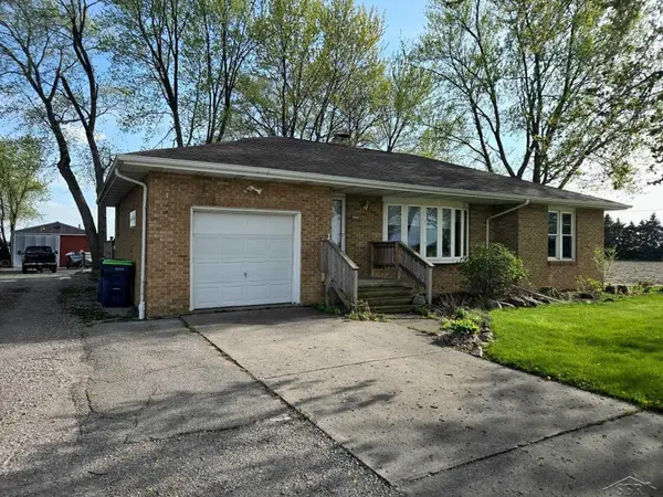 4860 E Washington, Saginaw, MI 48601