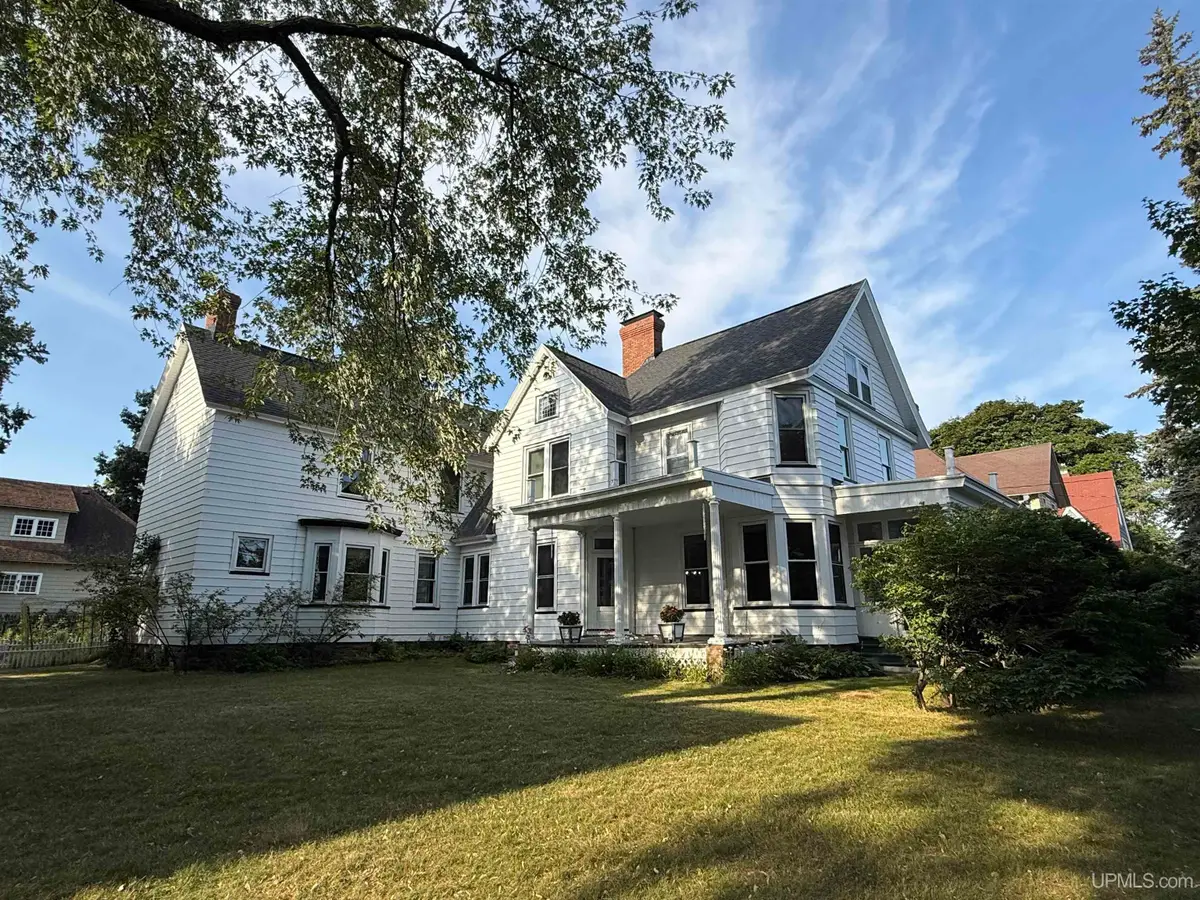 422 E Ohio, Marquette, MI 49855 - #1