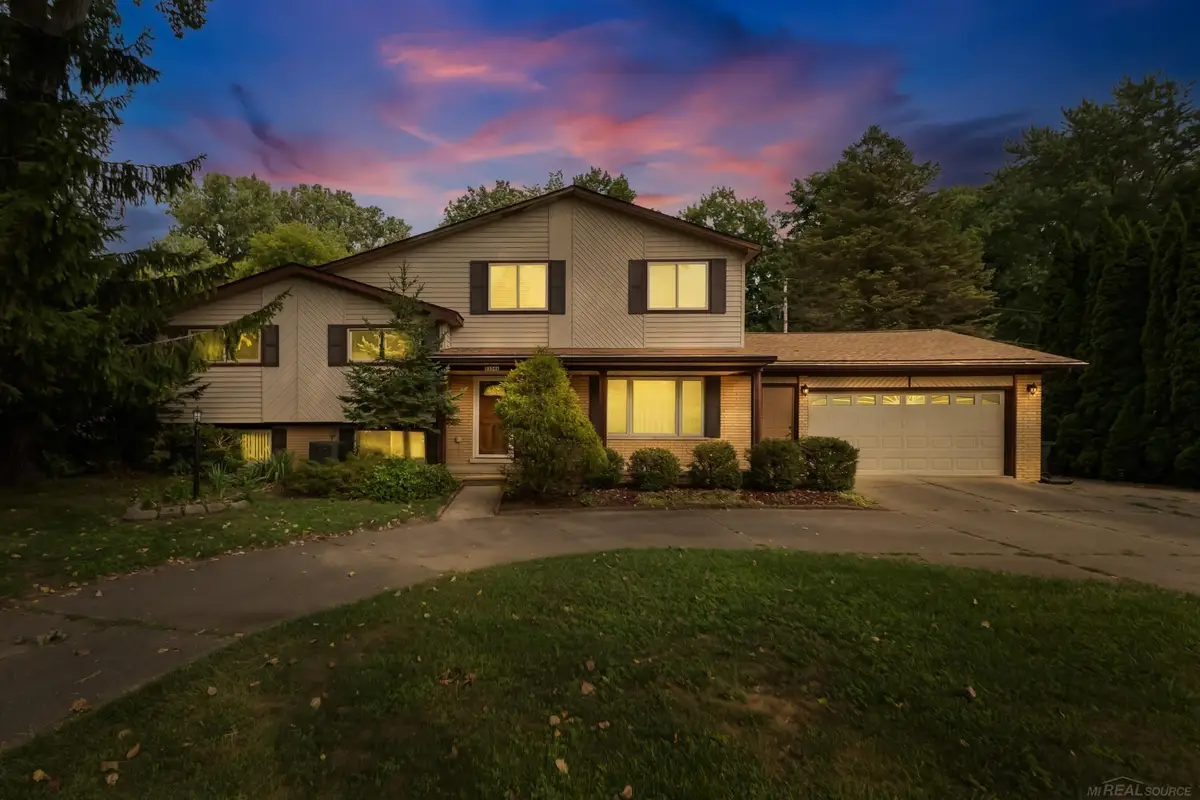 53346 Ruann, Shelby, MI 48316 - #1