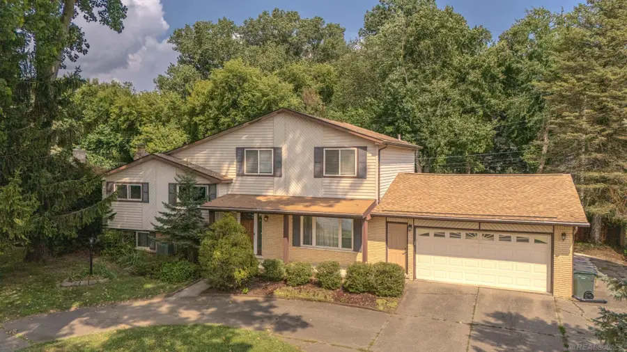 53346 Ruann, Shelby, MI 48316 - #2