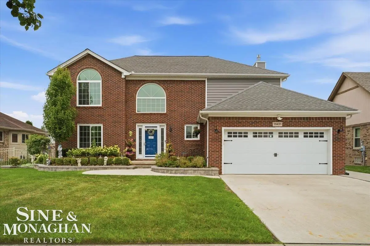 35435 St Clair, New Baltimore, MI 48047 - #1