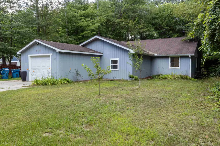 1951 N Hope, Midland, MI 48642 - #2