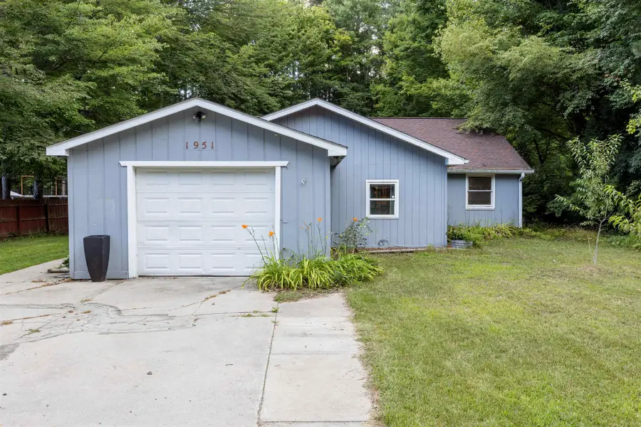 1951 N Hope, Midland, MI 48642 - #3