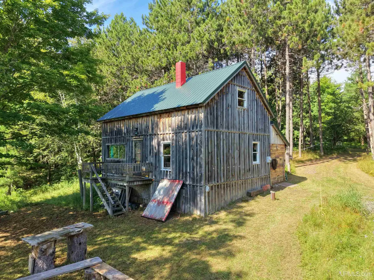 25307 Dover, Calumet, MI 49913 - #1