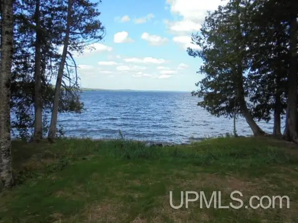 TBD E Shore, Marenisco, MI 49947