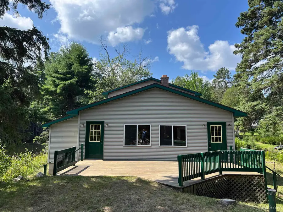 208 Riverside, Marquette, MI 49855 - #2