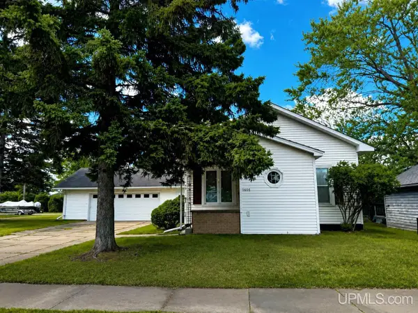 208 Lyman, Kingsford, MI 49802