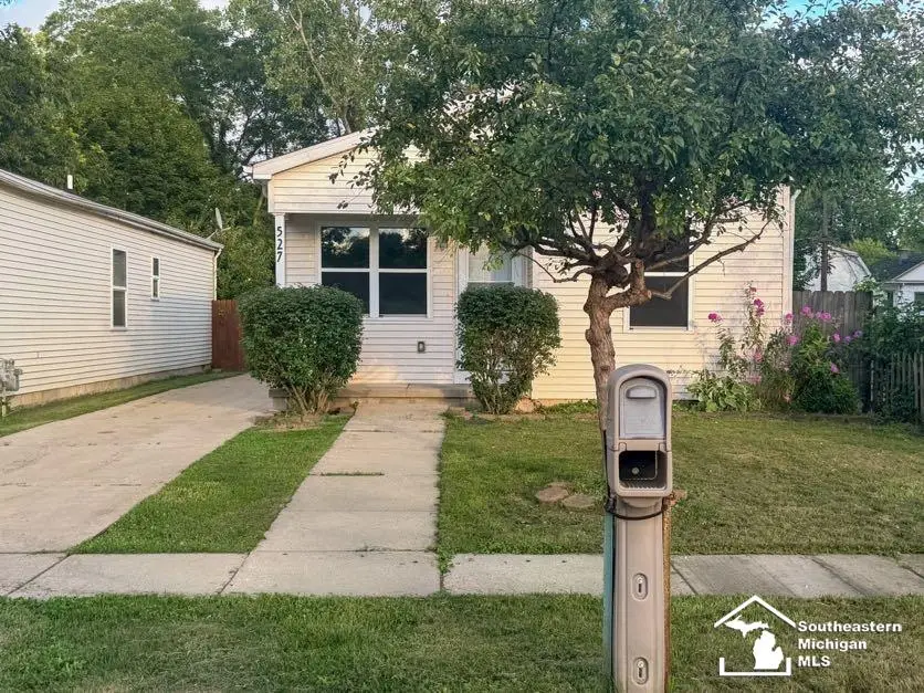 527 Railroad, Monroe, MI 48161 - #2