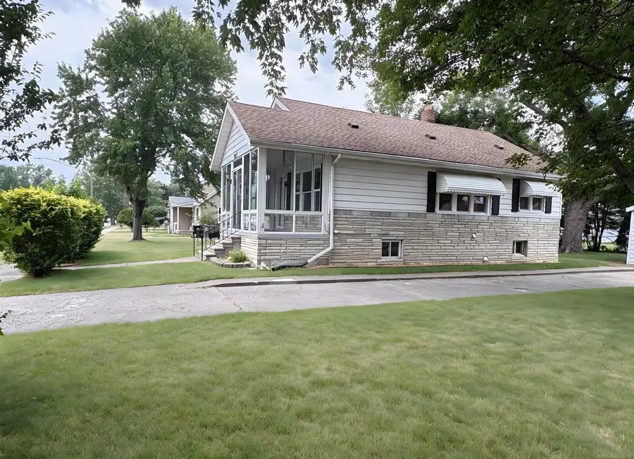 29044 Hillview, Roseville, MI 48066 - #2
