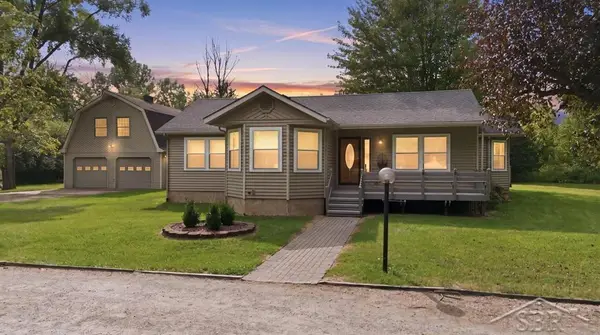 55 Huntley, Midland, MI 48640