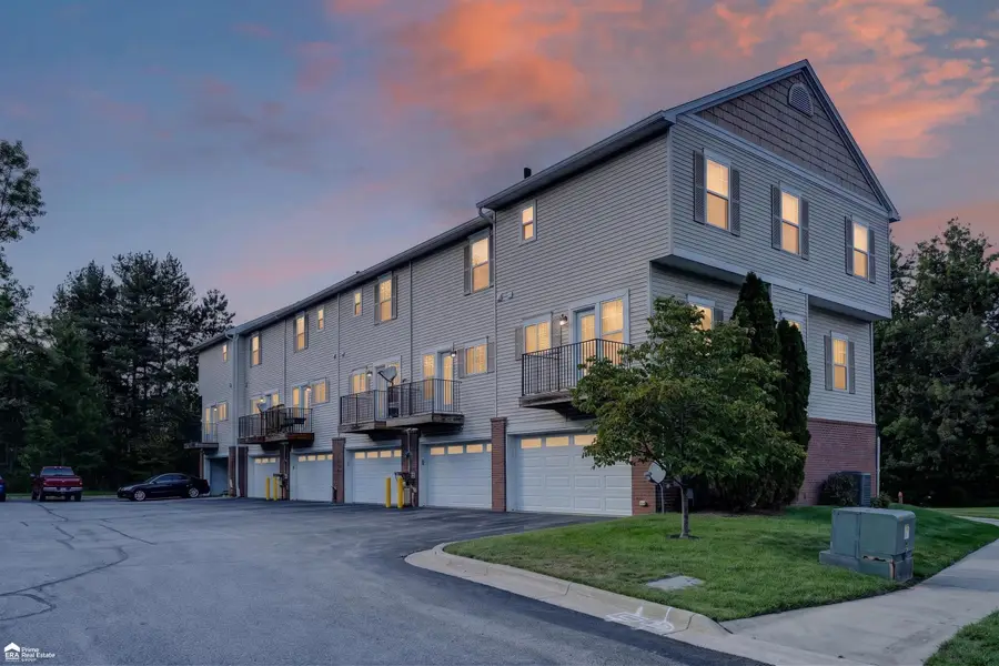 804 Eagle, Fenton, MI 48430 - #3