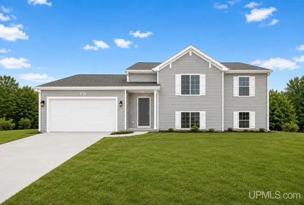2013 28th, Menominee, MI 49858