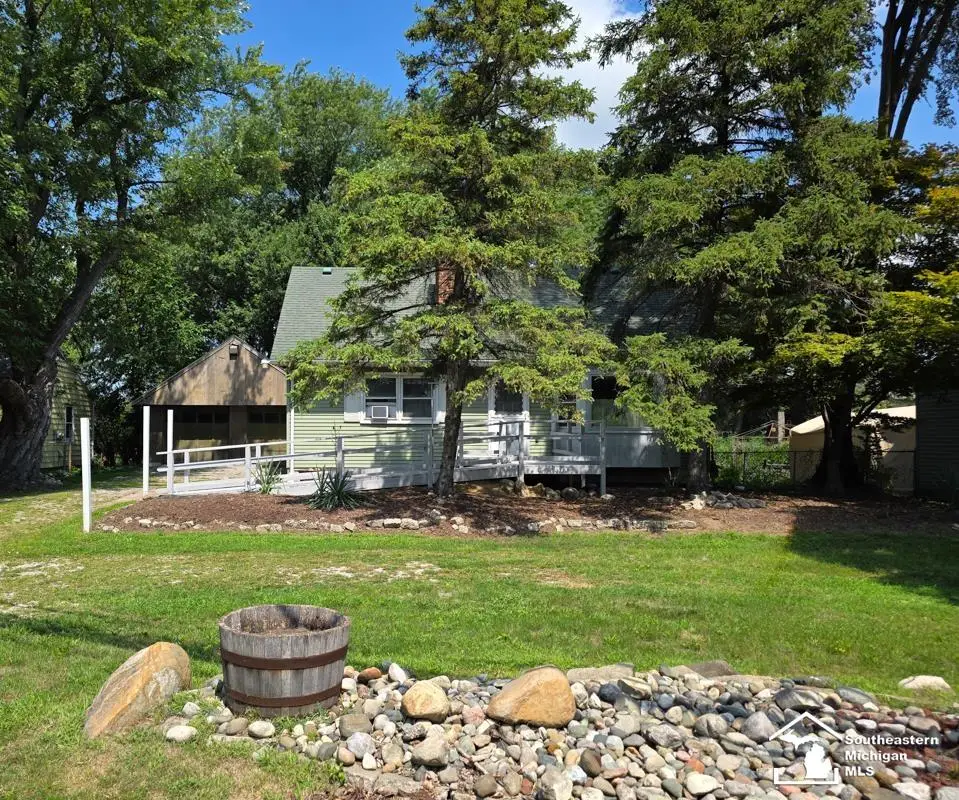 1592 Stewart, Monroe, MI 48162 - #1