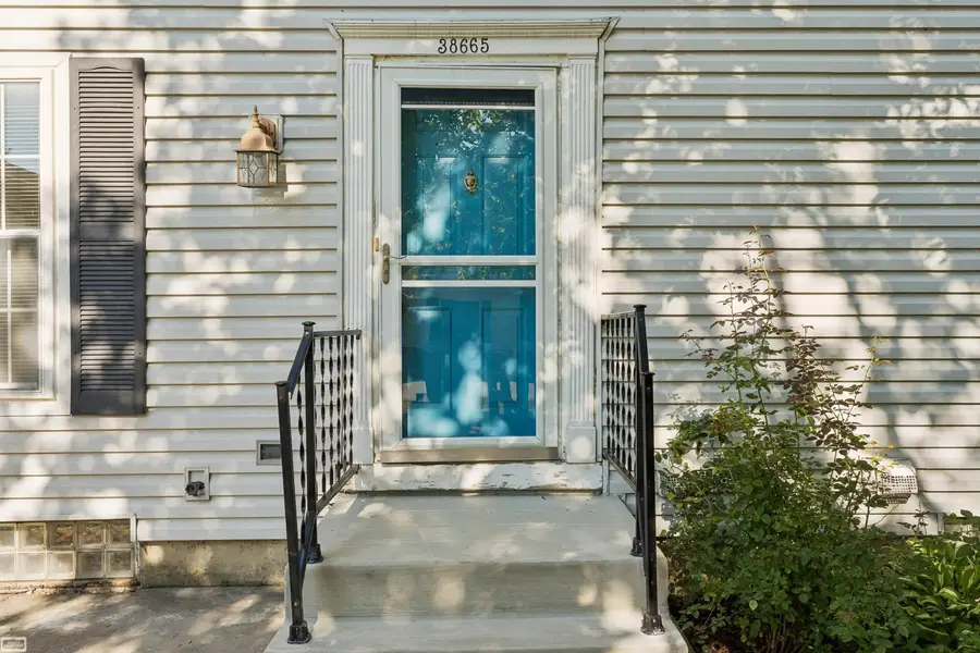38665 Bayside Ct, Clinton Township, MI 48038 - #3