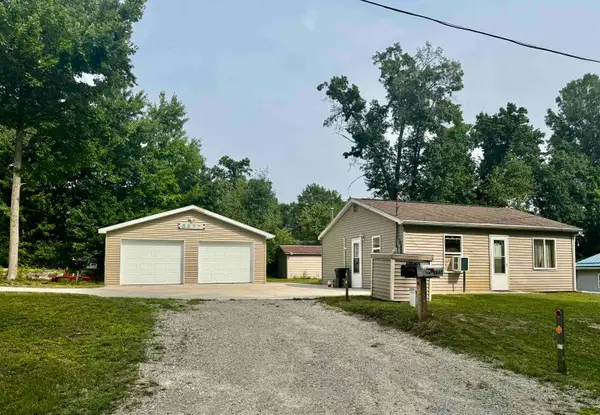 8877 Canal, Farwell, MI 48622