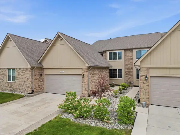 14967 Stoney Brook #2, Shelby Twp, MI 48315
