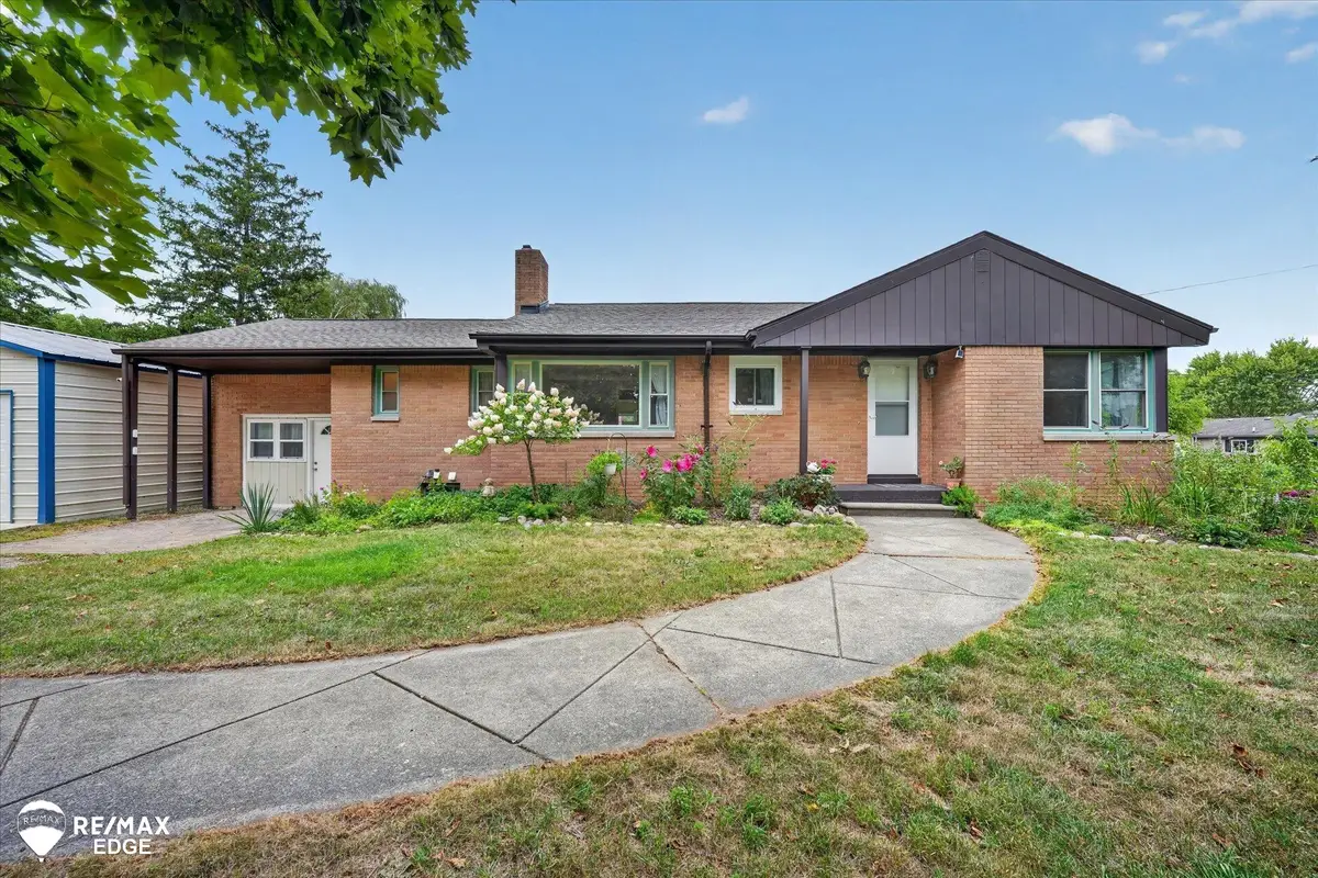8335 Fenton, Grand Blanc, MI 48439 - #1