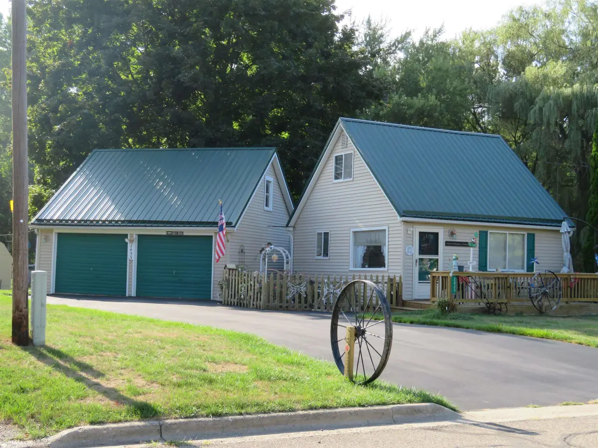 2433 Stockbridge, Burton, MI 48509 - #1