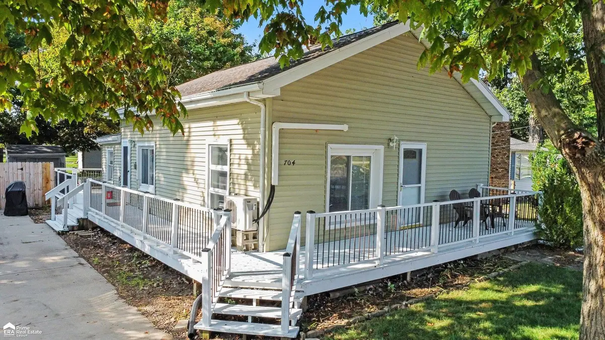 704 E North, Owosso, MI 48867 - #1