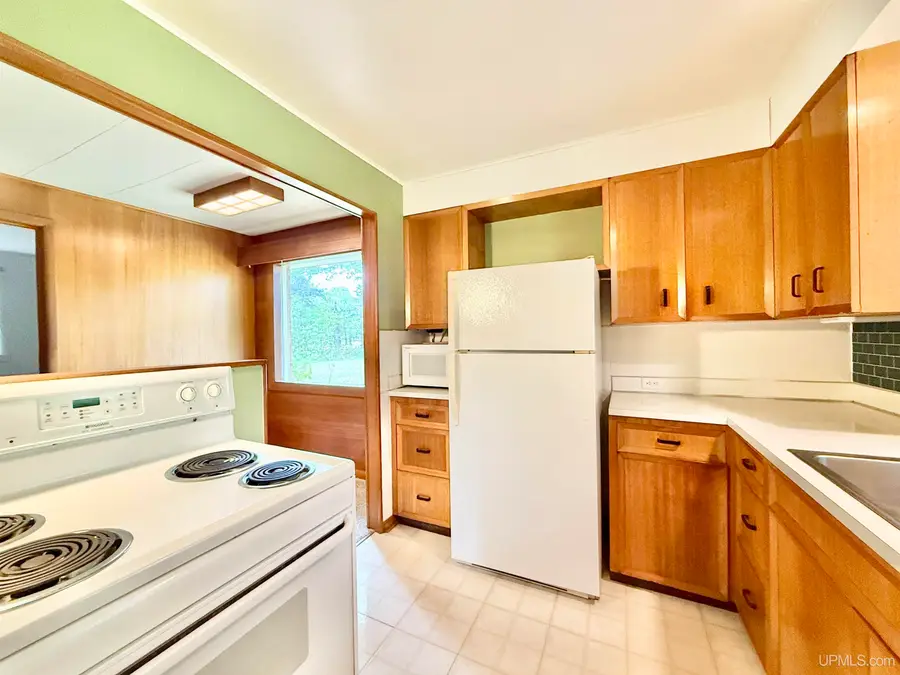 5328 12th, Escanaba, MI 49829 - #3