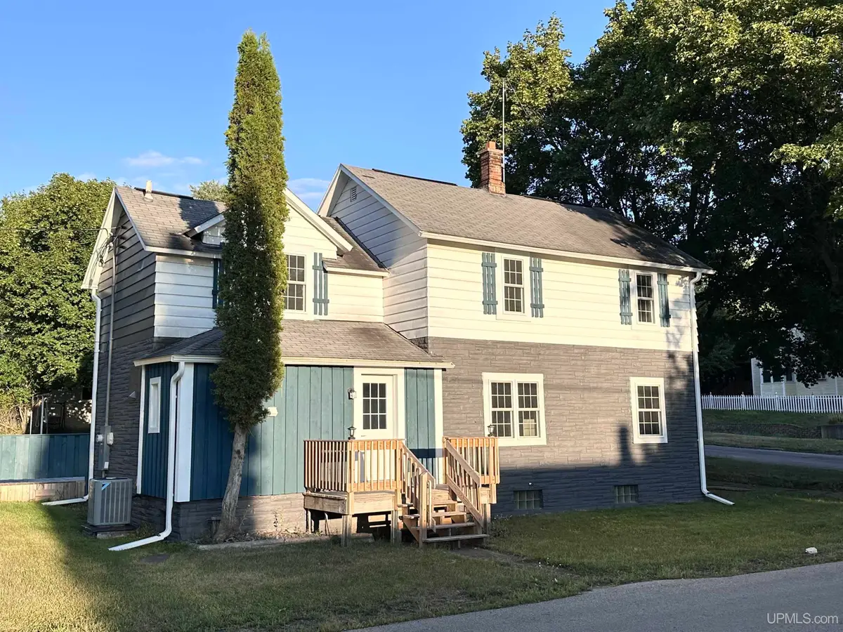 500 E B, Iron Mountain, MI 49801 - #1