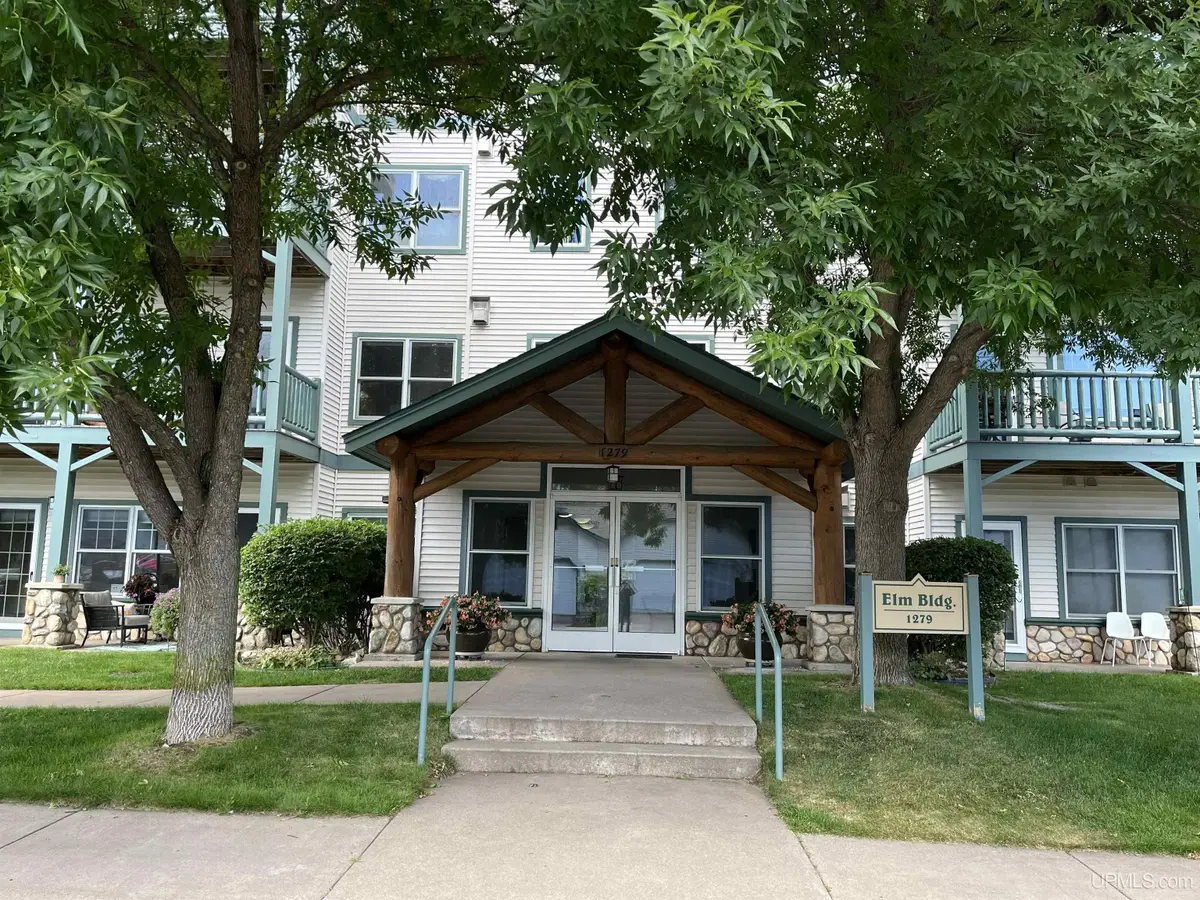 1279 Lakeshore Park #Elm Building, Unit 2A, Marquette, MI 49855 - #1
