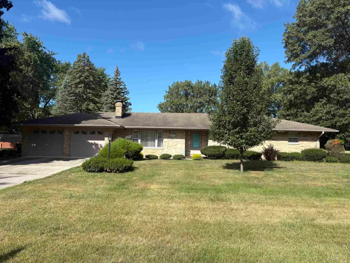 3055 W Navaho Trail, Thomas, MI 48626 - #1